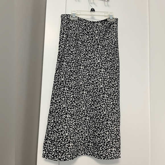 Satin Midi Long Skirt - Picture 2 of 3